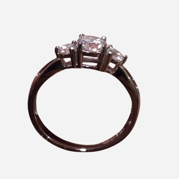 New Sterling Silver Triple Cubic Zirconia Stone Ring Size 7 - Picture 2 of 5